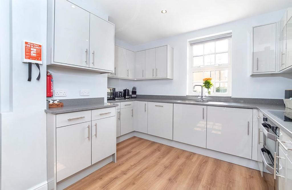 Thomas, Off Leeman Road, Sleeps 9 Villa York Bagian luar foto