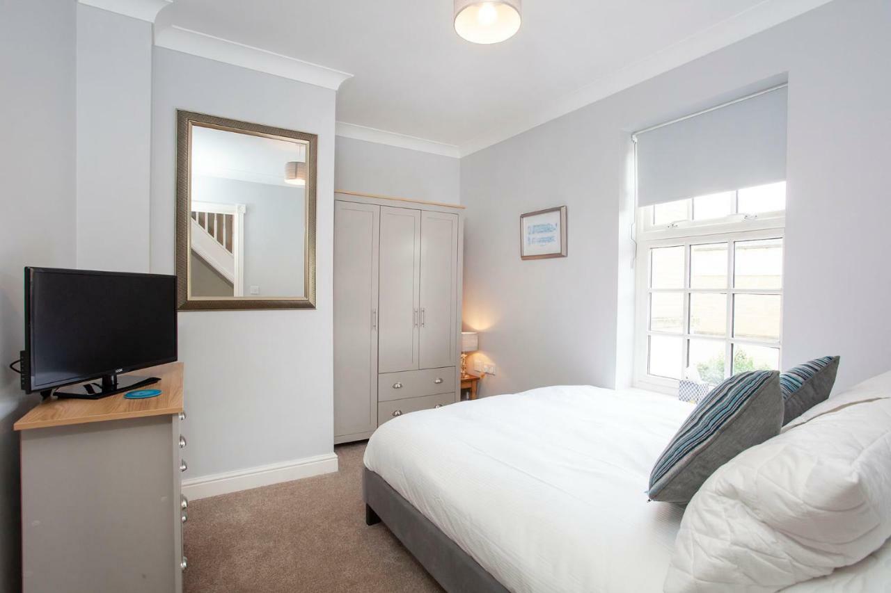 Thomas, Off Leeman Road, Sleeps 9 Villa York Bagian luar foto